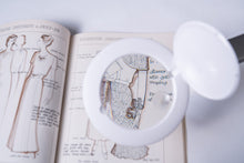 Load image into Gallery viewer, Daylight Halo Go 2 Portable Lamp