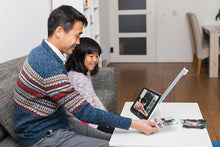 Load image into Gallery viewer, Compact 10" HD portable magnifier