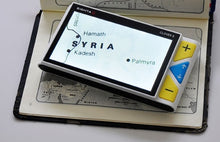 Load image into Gallery viewer, Clover 5 HD pocket-sized magnifier