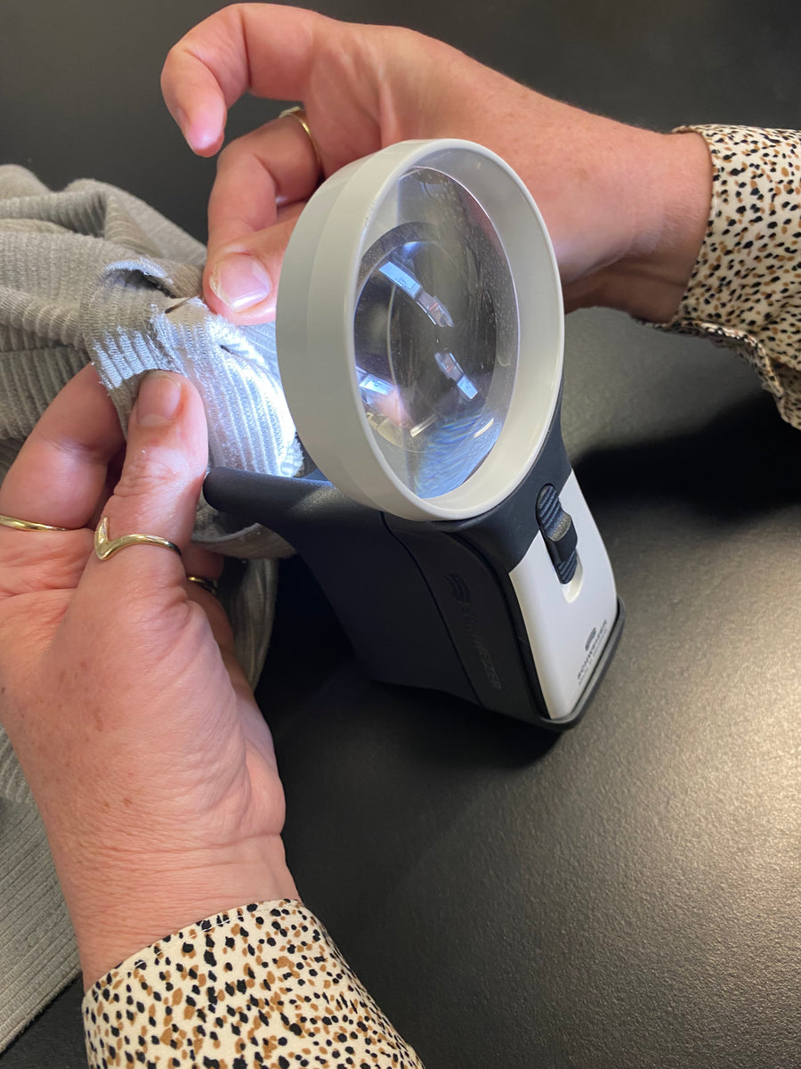 Quantum Magnifiers Base for ERGO-Lux hand held magnifiers – Quantum Reading Learning Vision